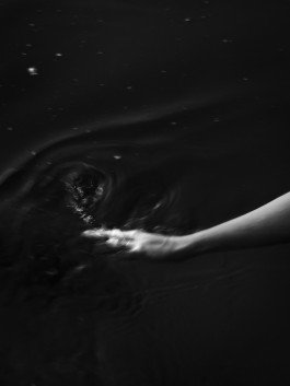 fine art photography water wasser river rhine rhein hand touching water making waves 