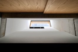 interior architecture photography of roof window, architekturfotografie wohnung Dachfenster 